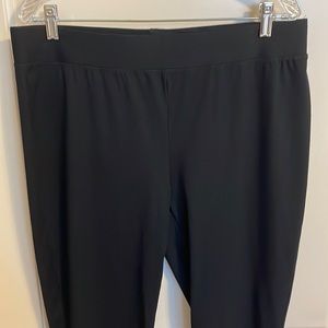 Chico’s Travelers Black Pull-on Ankle Pants - Size 2 or 12